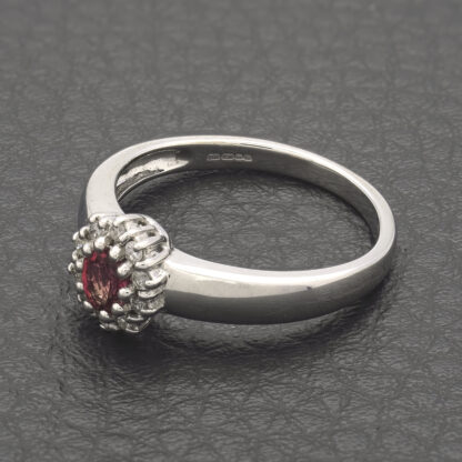 18ct White Gold 0.15ct Diamond And Ruby Cluster Ring - Image 2