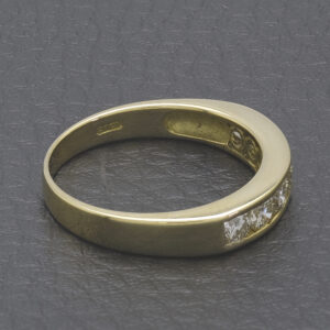 18ct Yellow Gold 0.80ct Diamond Channel Set Ring