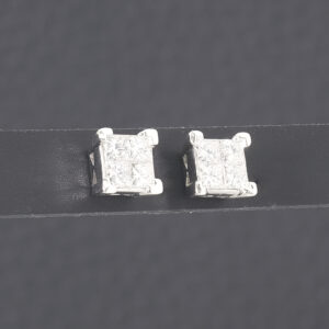 18ct White Gold 0.68ct Diamond Stud Earrings