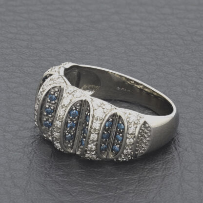 9ct White Gold 0.15ct Diamond & 0.15ct Blue Diamond Dress Ring - Image 2