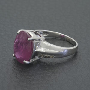 9ct White Gold 5.34ct Ruby &#038; 0.06ct Diamond Set Shoulder&#8217;s Ring