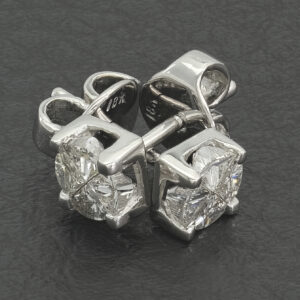 18ct White Gold 0.61ct Diamond Stud Earrings