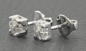 18ct White Gold 0.61ct Diamond Stud Earrings