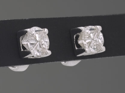 18ct White Gold 0.61ct Diamond Stud Earrings - Image 2