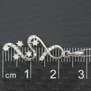 9ct White Gold 0.14ct Diamond Dropper Necklace 18&#8243;