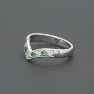 18ct White Gold 0.15ct Diamond &#038; Emerald Wishbone Ring