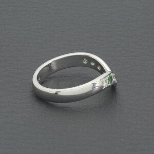 18ct White Gold 0.15ct Diamond &#038; Emerald Wishbone Ring