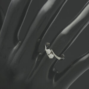 Platinum 0.20ct Diamond Twist Ring