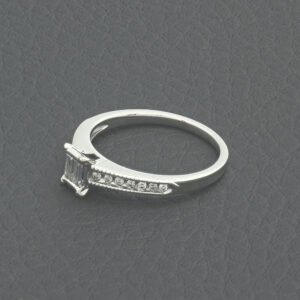 18ct White Gold 0.20ct Diamond Ring