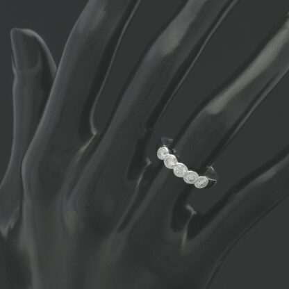 18ct White Gold 0.60ct Diamond Eternity Ring - Image 2
