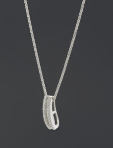 18ct White Gold 0.28ct Diamond Baguette/Brilliant Necklace 16&#8243;