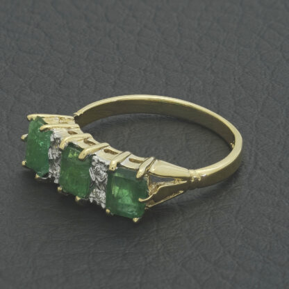 18ct Yellow Gold 0.04ct Diamond & Emerald Ring - Image 3