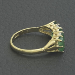 18ct Yellow Gold 0.04ct Diamond &#038; Emerald Ring