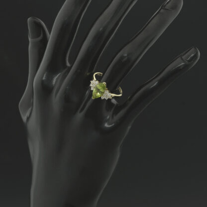 18ct Yellow Gold 1.40ct Peridot & 0.30ct Diamond Marquise Ring - Image 4