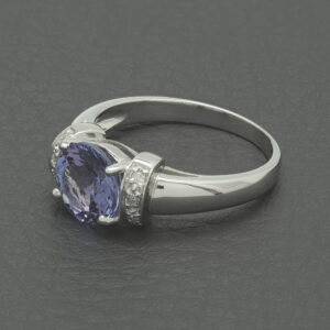 18ct White Gold 1.90ct Tanzanite &#038; 0.05ct Diamond Dress Ring