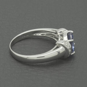 18ct White Gold 1.90ct Tanzanite &#038; 0.05ct Diamond Dress Ring
