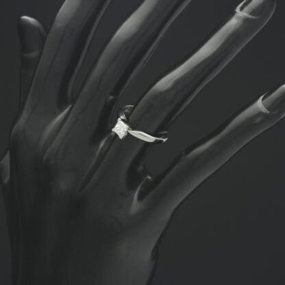 Platinum 0.35ct Princess Cut Diamond Solitaire ring - Image 2