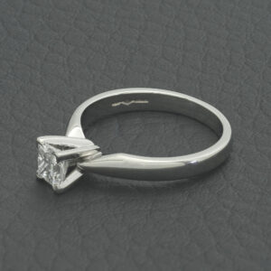 Platinum 0.35ct Princess Cut Diamond Solitaire ring
