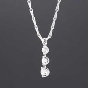 18ct White Gold 0.36ct Diamond 3 Stone Necklace 18&#8243;