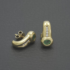 18ct Yellow Gold 0.09ct Diamond &#038; 0.40ct Emerald Stud Earrings