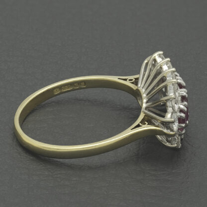 18ct Yellow Gold 0.70ct Diamond & 0.50ct Ruby Boat Ring - Image 3