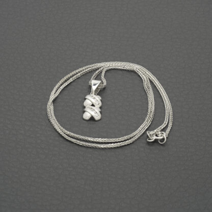 18ct White Gold 0.10ct Diamond Necklace 16" - Image 4