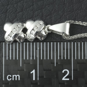 18ct White Gold 0.10ct Diamond Necklace 16&#8243;