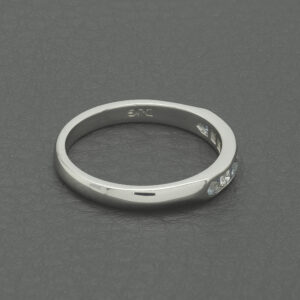 18ct White Gold 0.08ct Diamond &#038; 0.12ct Aqua Ring