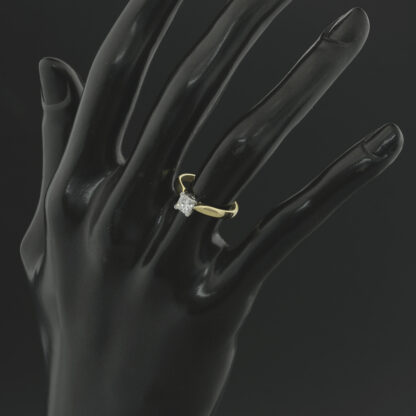 18ct Yellow Gold 0.35ct Diamond Solitaire Ring - Image 4