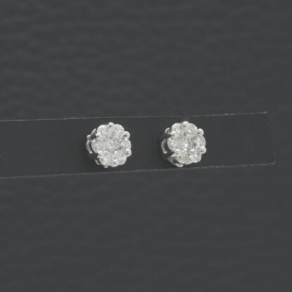 18ct White Gold 0.50ct Diamond Cluster Earrings - Image 4