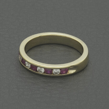 18ct Yellow Gold 0.18ct Diamond & 0.25ct Ruby Eternity Ring - Image 2