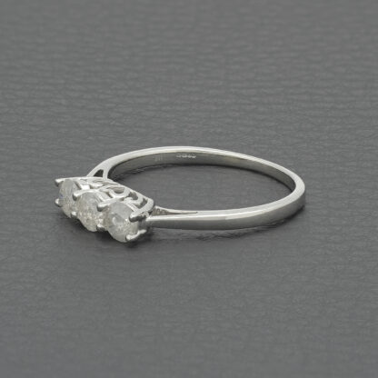9ct White Gold 0.81ct Diamond 3 Stone Ring - Image 3