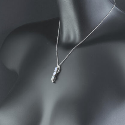 9ct White Gold Opal Doublet Necklace 16'' - Image 4