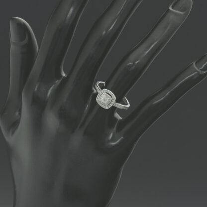 9ct White Gold 0.50ct Diamond Halo Ring - Image 4
