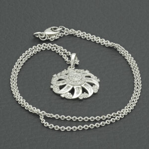 9ct White Gold Fancy 0.30ct Diamond Necklace 14&#8221;