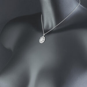 9ct White Gold Fancy 0.30ct Diamond Necklace 14&#8221;