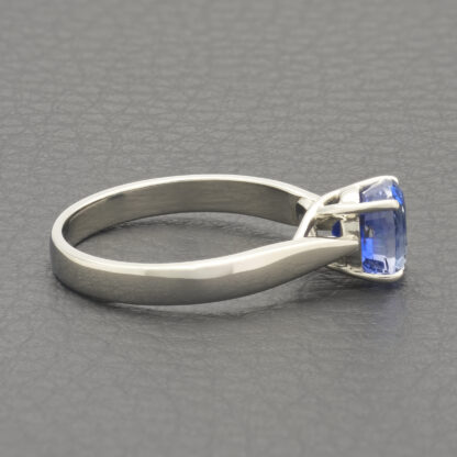 Platinum 1.50ct Sapphire Solitaire Ring - Image 5