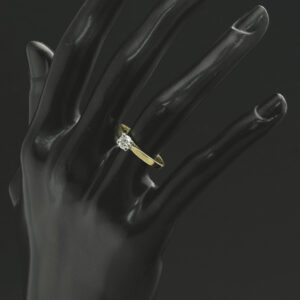 18ct Yellow Gold 0.40ct Diamond Solitaire ring