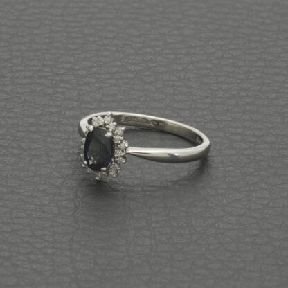 9ct White Gold 0.10ct Diamond & Sapphire Cluster Ring - Image 3