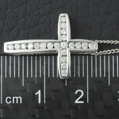 9ct White Gold 0.21ct Diamond Cross Necklace - Image 2