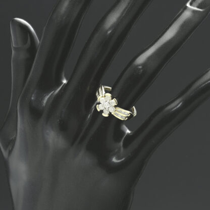 10ct Yellow Gold 0.58ct Diamond Daisy Cluster Ring - Image 4