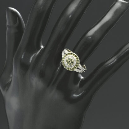 9ct Yellow Gold 0.75ct Green & White Diamond Cluster ring - Image 3