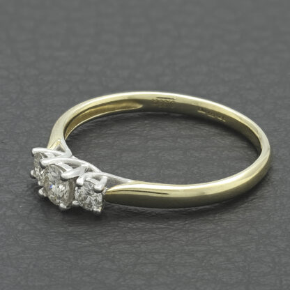 9ct Yellow Gold 0.33ct 3 Stone Diamond Ring - Image 2