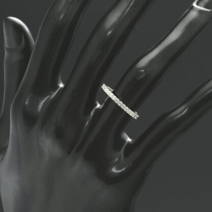9ct White Gold 0.25ct Diamond Eternity Ring - Image 4