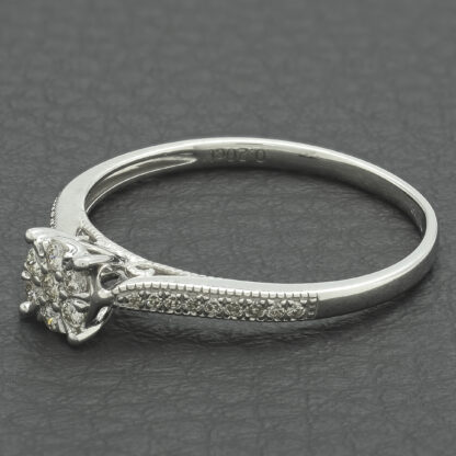 9ct White Gold 0.20ct Diamond Cluster Ring - Image 2
