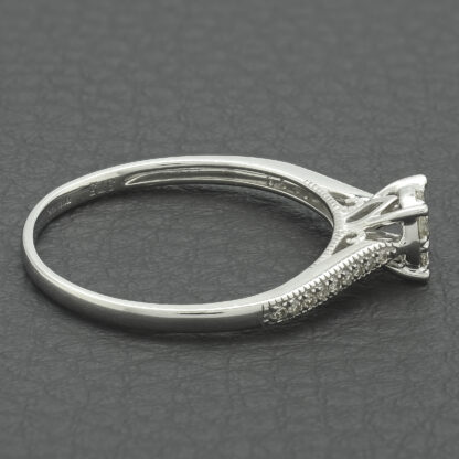 9ct White Gold 0.20ct Diamond Cluster Ring - Image 3