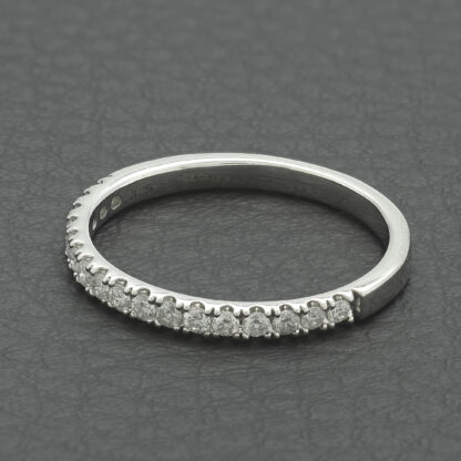 9ct White Gold 0.25ct Diamond Eternity Ring - Image 2