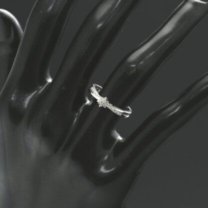 9ct White Gold Diamond Cluster Ring - Image 3