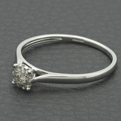 9ct White Gold 0.15ct Diamond Cluster Ring - Image 2