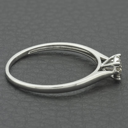 9ct White Gold 0.15ct Diamond Cluster Ring - Image 4